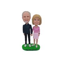 Couples Bobbleheads Hand In Hand 